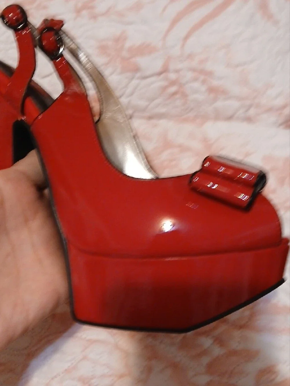 tuk shiny red